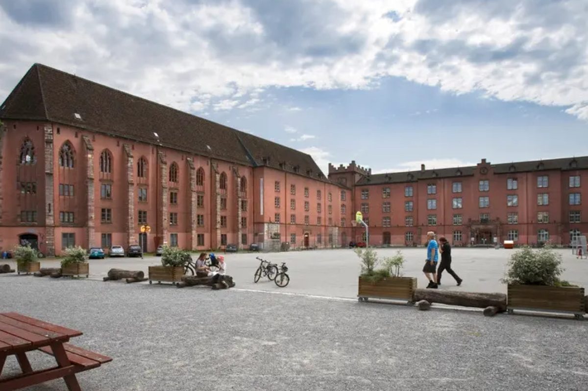 1 Kaserne Bau